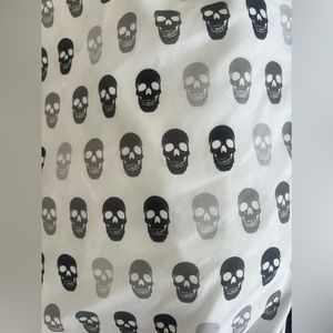 Twin XL sheet set SKULLS! Brand new never used only washed max studio